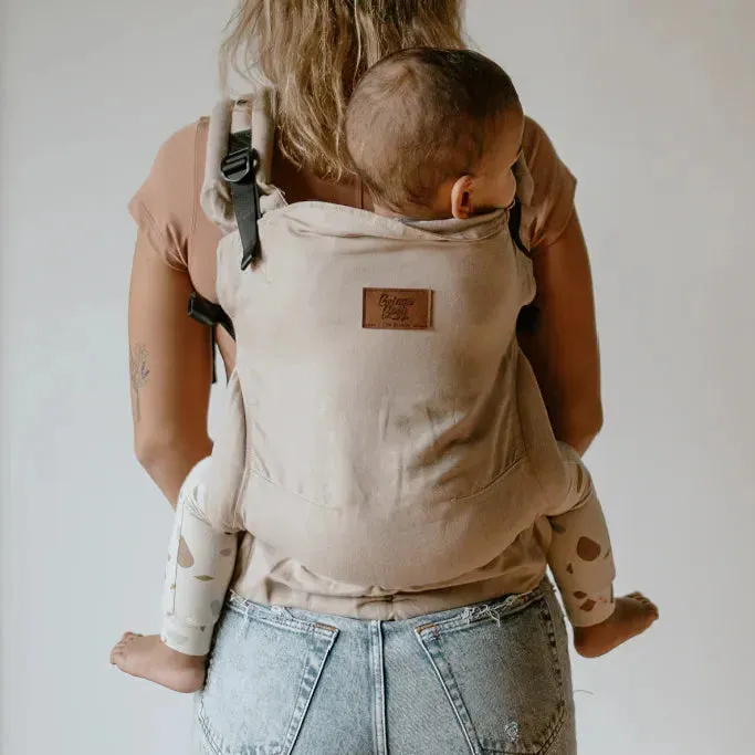 The Beluga Buckle Carrier (7-50 lbs)- Sand